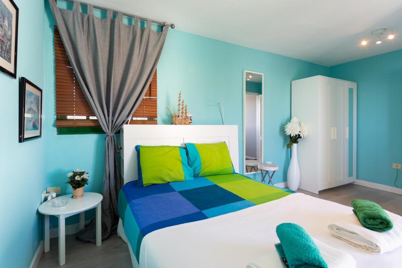 Home2Book Charming Sea Front House Эль-Эскобональ Экстерьер фото