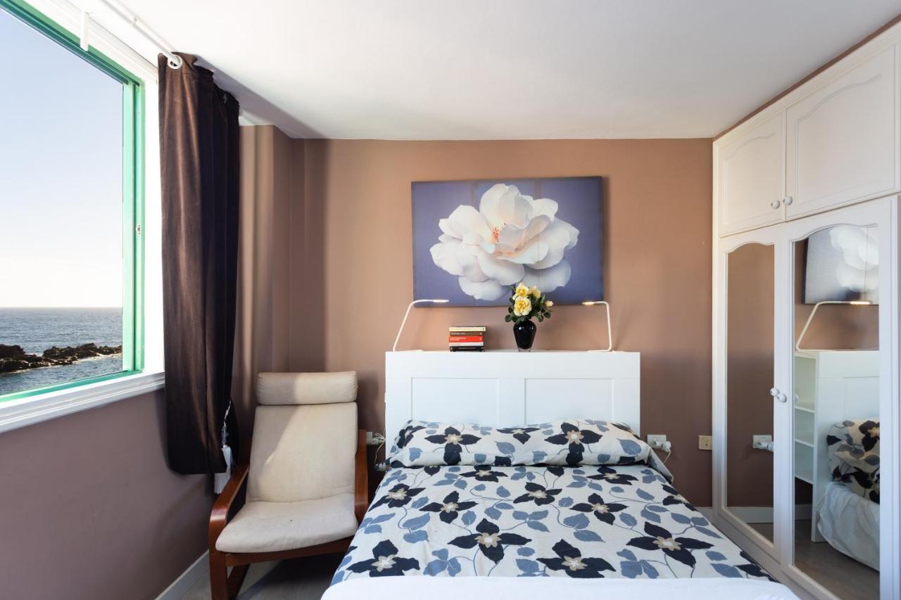 Home2Book Charming Sea Front House Эль-Эскобональ Экстерьер фото