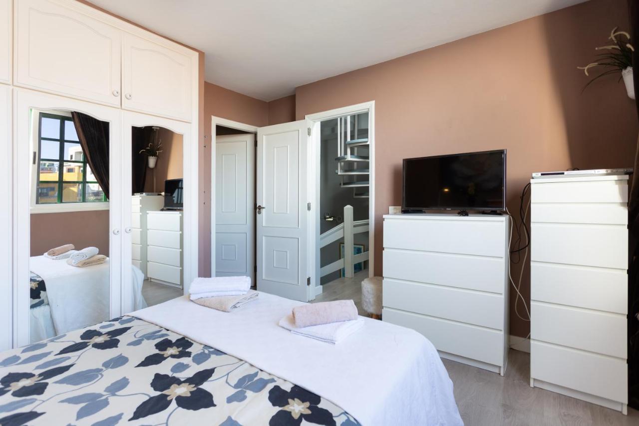 Home2Book Charming Sea Front House Эль-Эскобональ Экстерьер фото