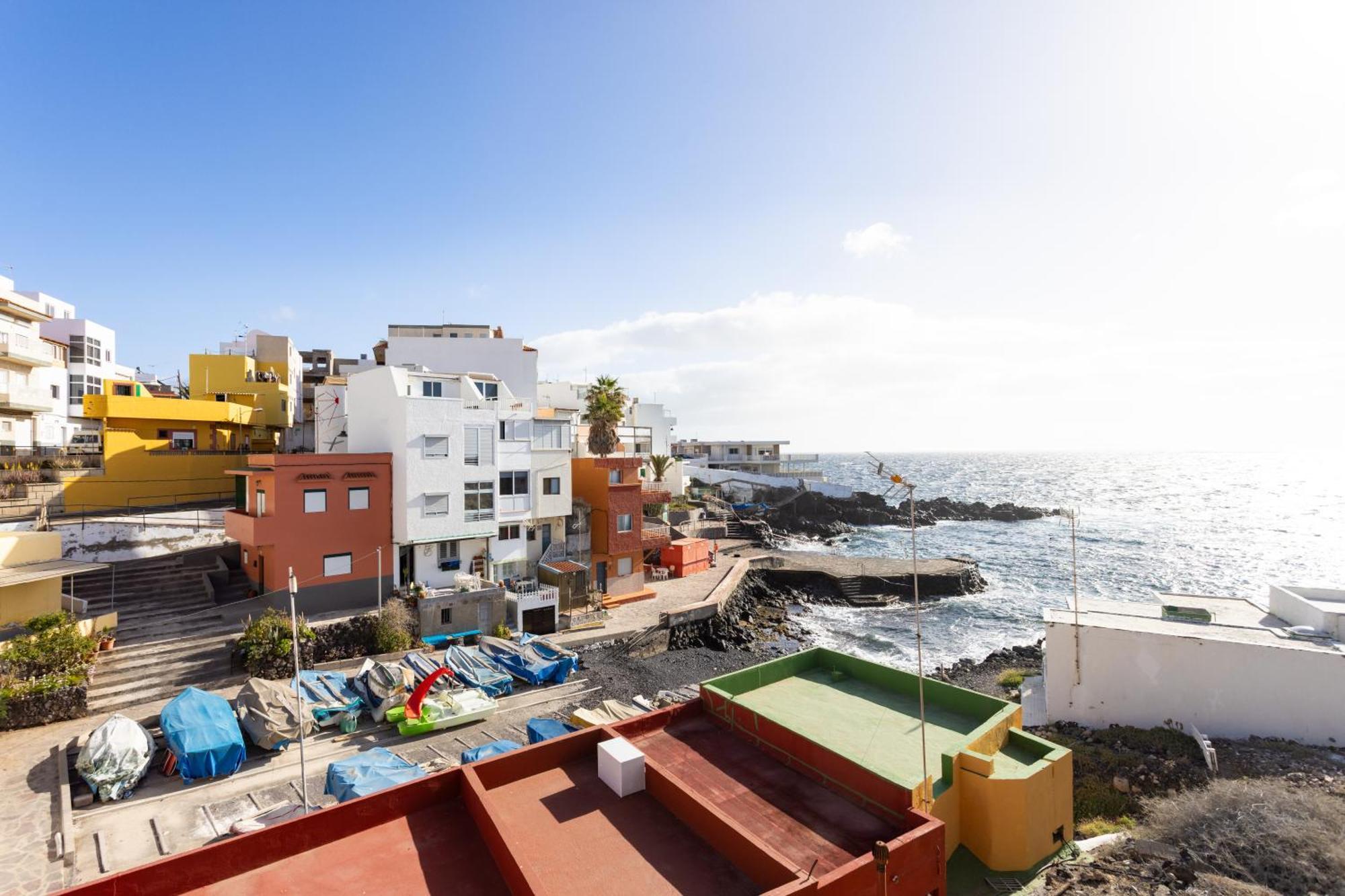 Home2Book Charming Sea Front House Эль-Эскобональ Экстерьер фото